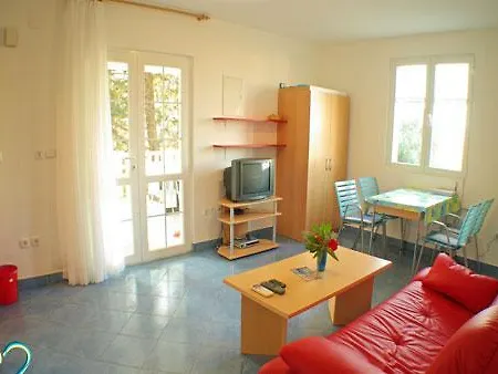 Apartment Apartman Podvrske Beach 4+1 Id 542 Murter