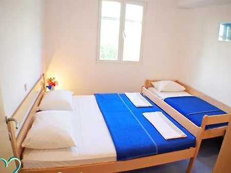 Apartment Apartman Podvrske Beach 4+1 Id 542 Murter